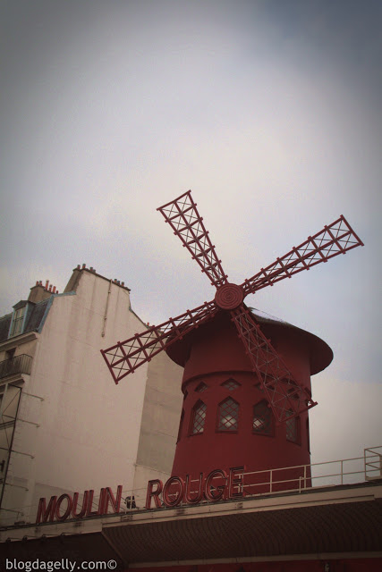 Moulin Rouge em Montmartre em Paris